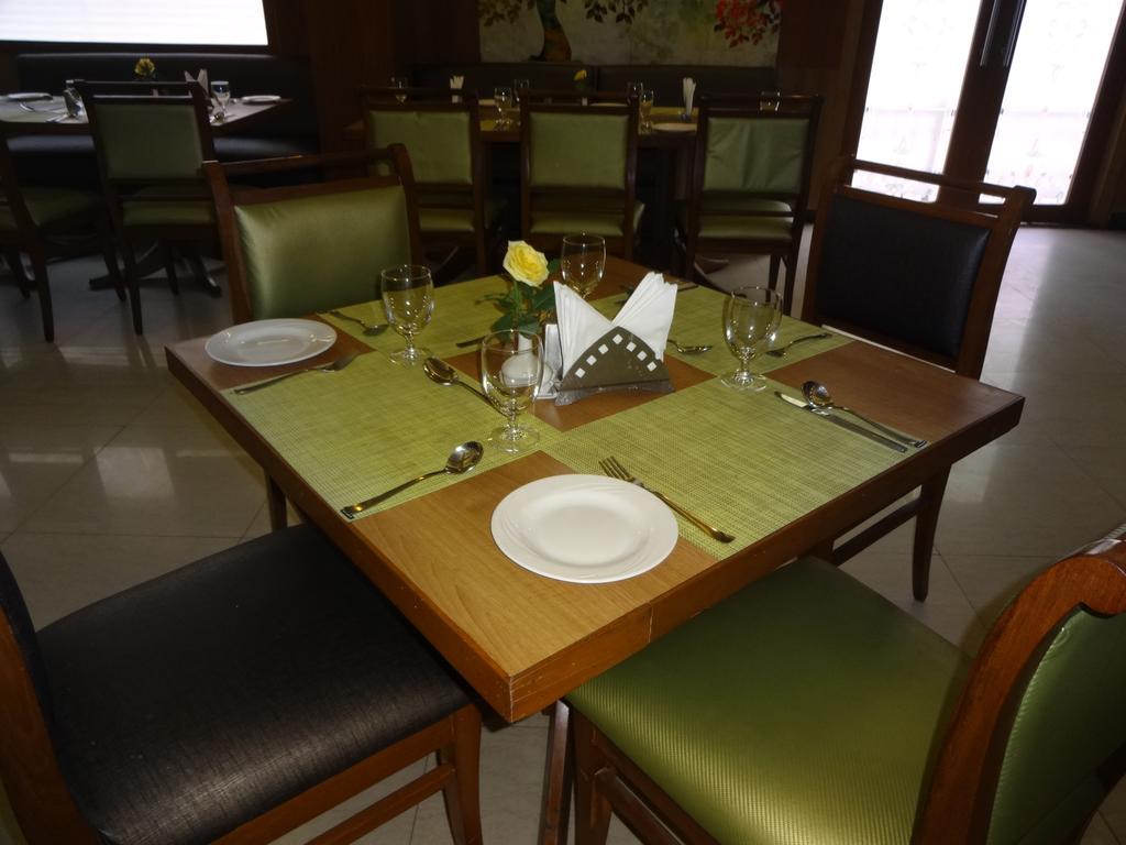 J P Cordial Hotel Bangalore Eksteriør billede