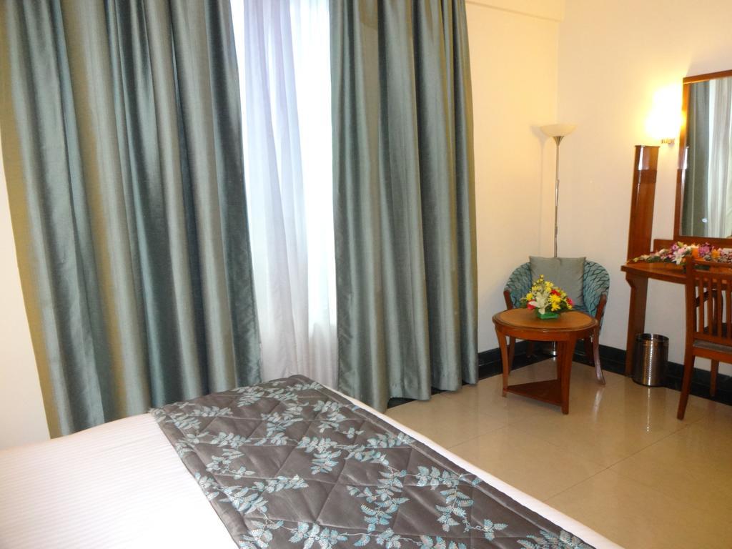 J P Cordial Hotel Bangalore Eksteriør billede